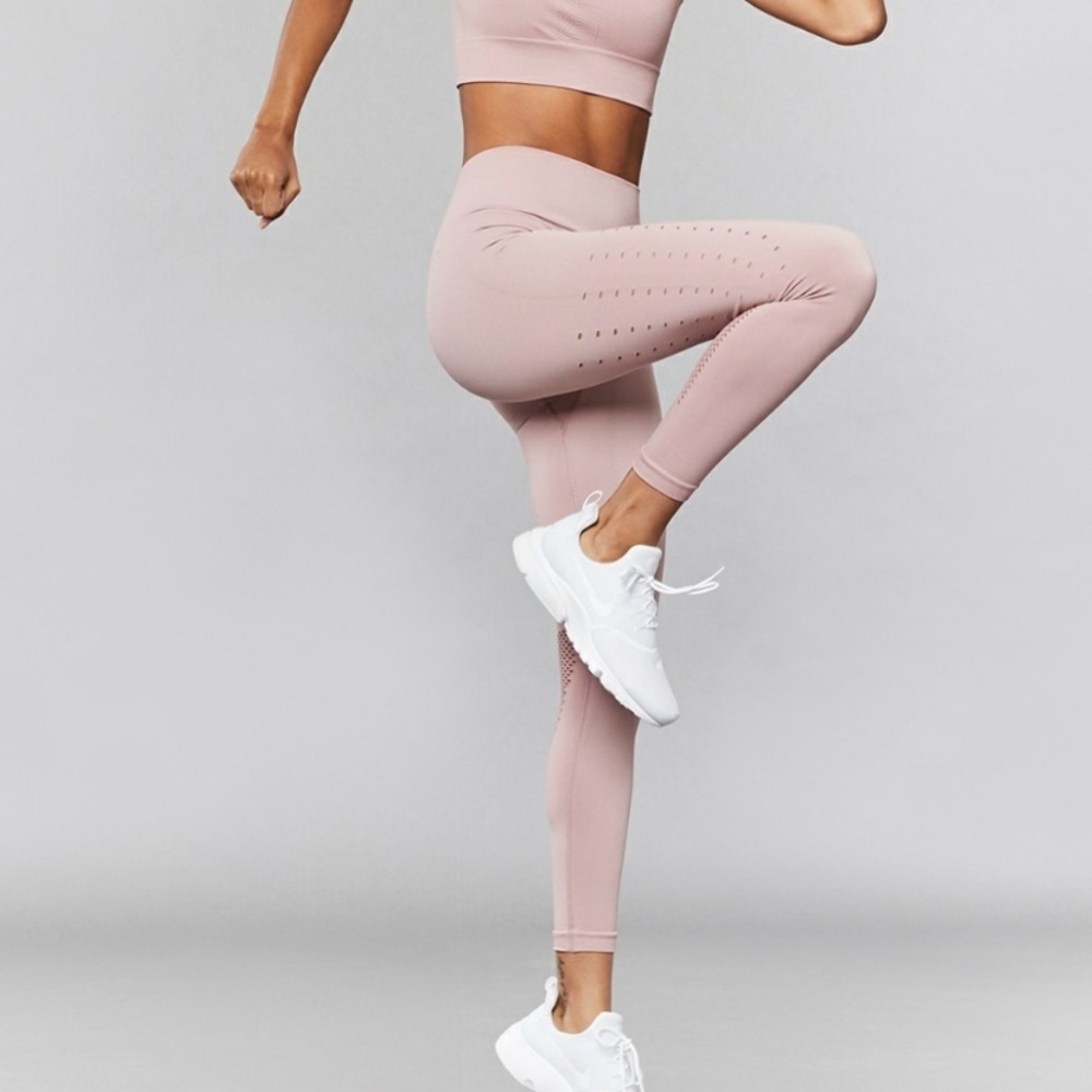 Varley Becky Mesh Tight in Pale Mauve - Picture 4 of 8